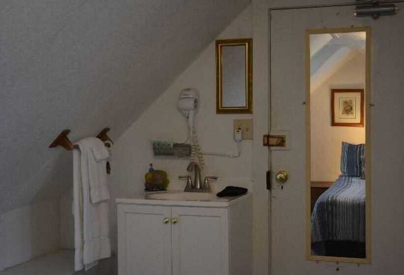 经济型工作室, Black Walnut Point Inn