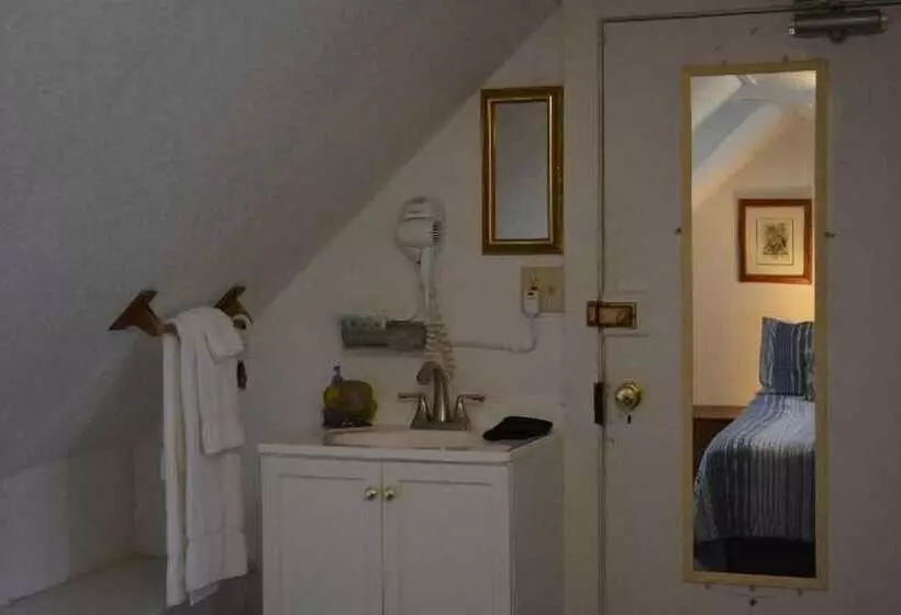 エコノミーワンルーム, Black Walnut Point Inn