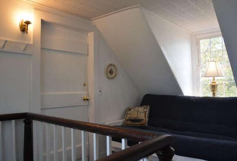 经济型工作室, Black Walnut Point Inn