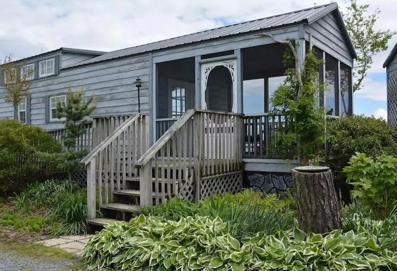 １ベッドルームハウス, Black Walnut Point Inn