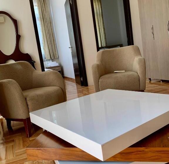 سوئیت 2 خوابه, Port Altus