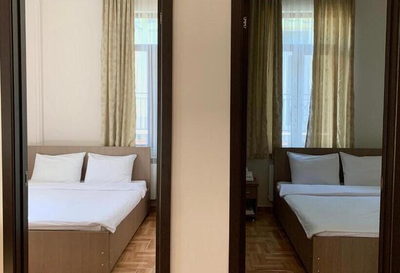 سوئیت 2 خوابه, Port Altus