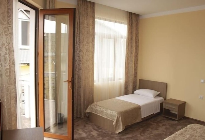 اتاق استاندارد سه تخته با بالکن, Port Altus