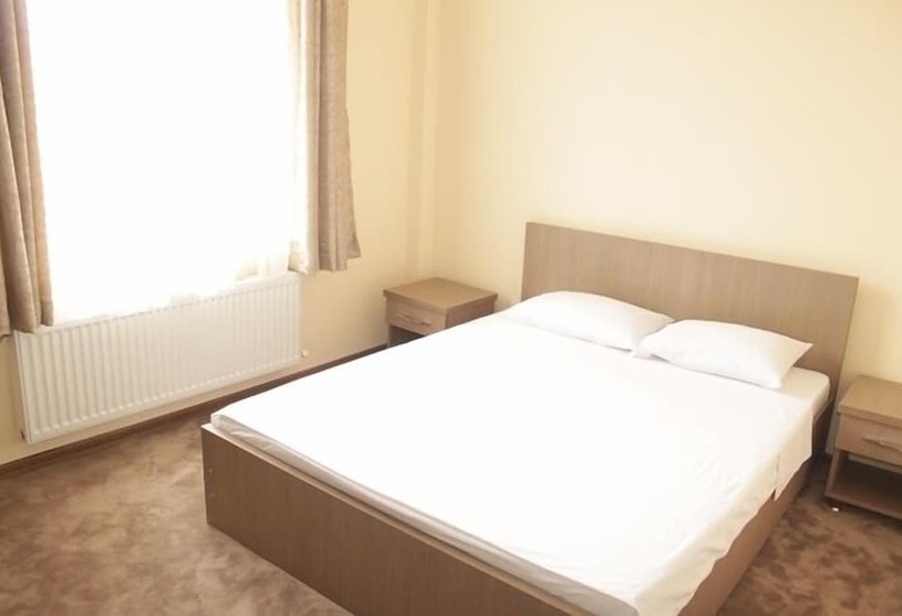 اتاق استاندارد سه تخته با بالکن, Port Altus