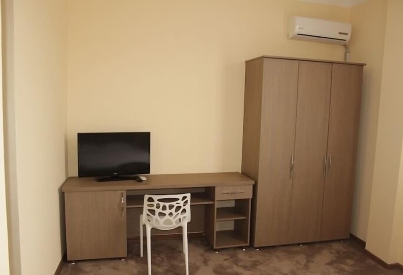 اتاق استاندارد سه تخته با بالکن, Port Altus