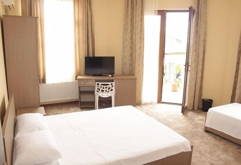 اتاق استاندارد سه تخته با بالکن, Port Altus