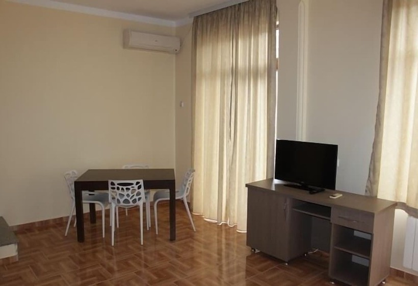 سوئیت 2 خوابه, Port Altus