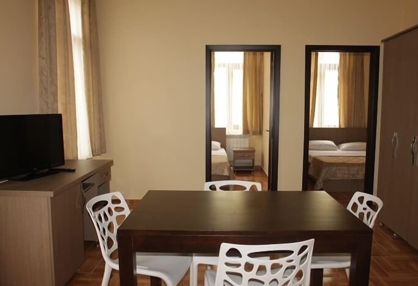 سوئیت 2 خوابه, Port Altus