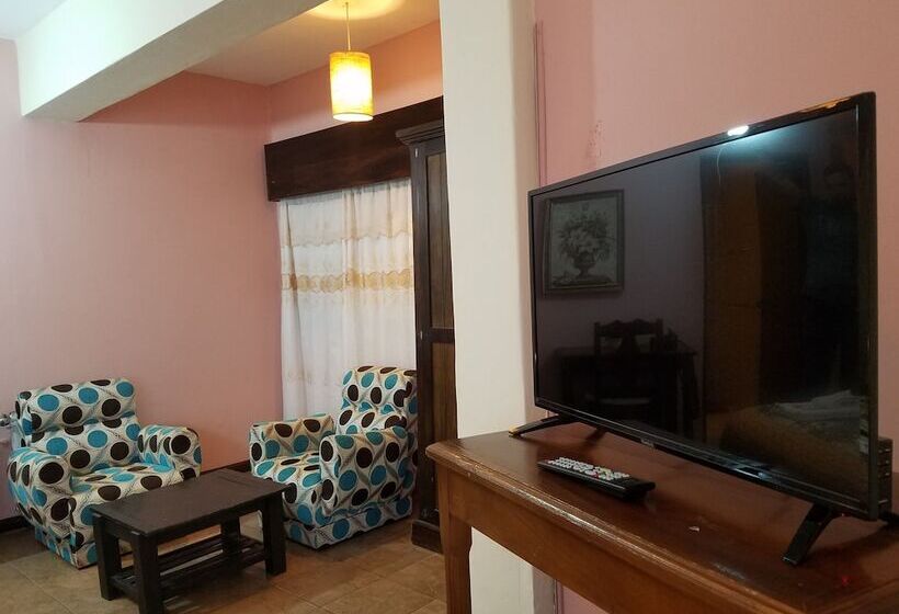 标准三人间, Portal Del Sol