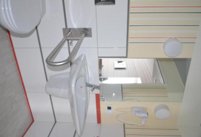 اتاق استاندارد یک تخته برای معلولان, Villa Four Rooms