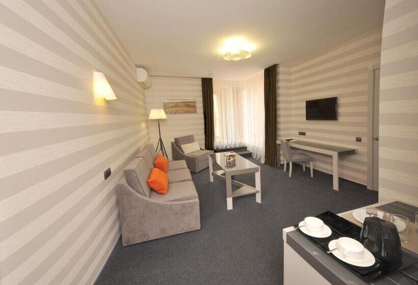 Suite with Terrace, Villa Four Rooms