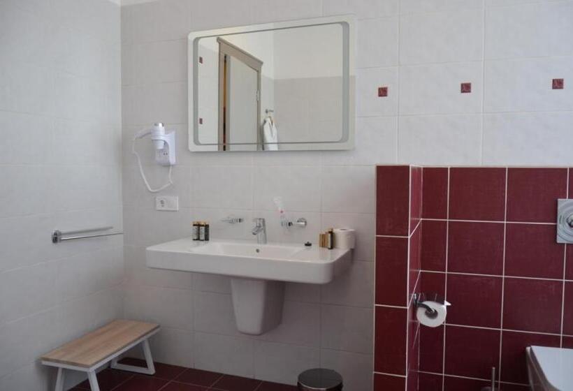 اتاق لوکس, Villa Four Rooms