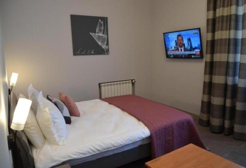 اتاق لوکس, Villa Four Rooms