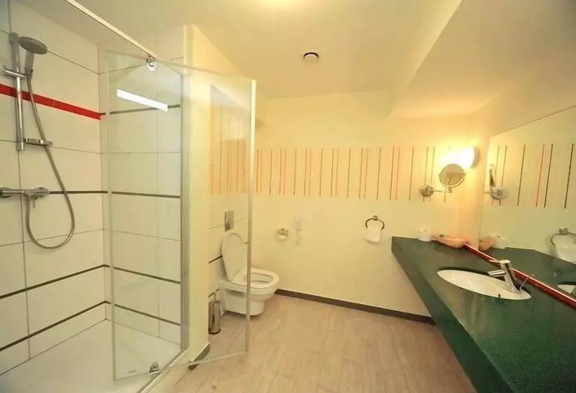 Standard Yhden Hengen Huone, Villa Four Rooms