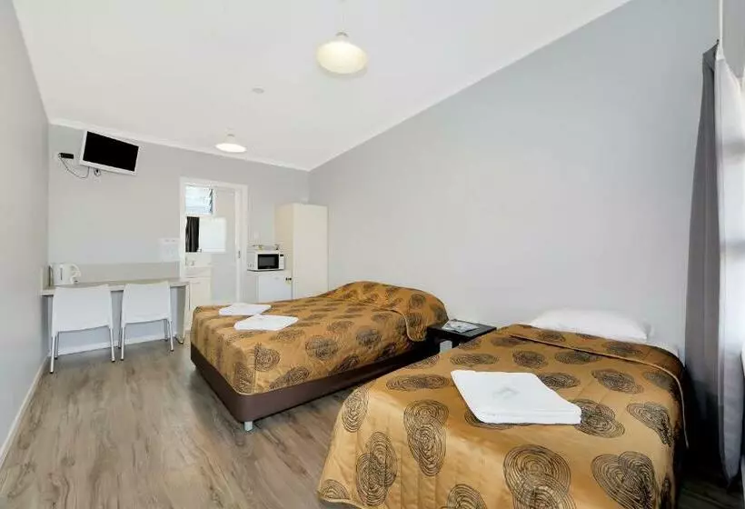 Standard Yhden Hengen Huone Queen-vuode, Ned Kelly's Motel