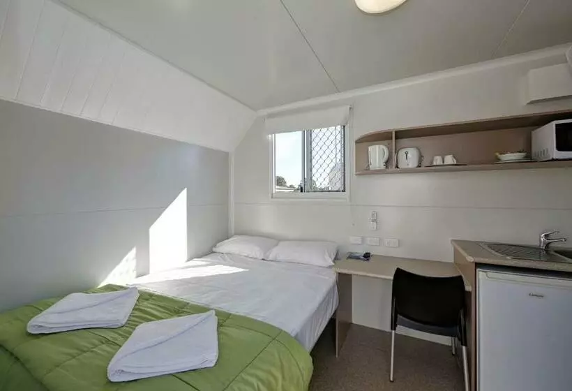 Basic-huone, Ned Kelly's Motel