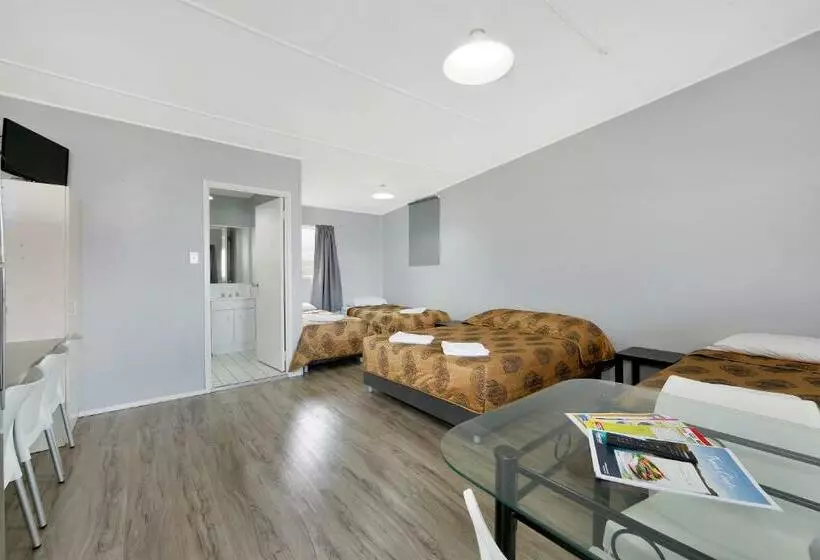Perhehuone, Ned Kelly's Motel