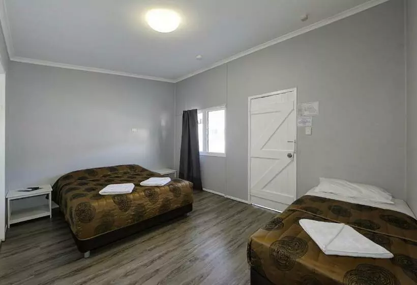 Standard Yhden Hengen Huone Queen-vuode, Ned Kelly's Motel