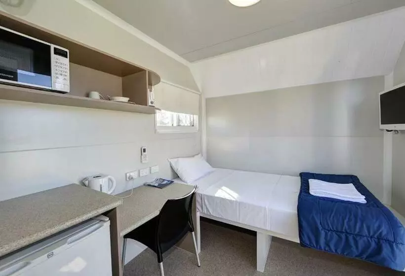 Basic Yhden Hengen Huone, Ned Kelly's Motel