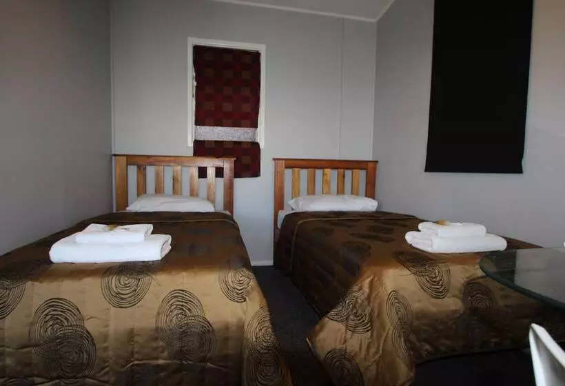 Perhehuone, Ned Kelly's Motel