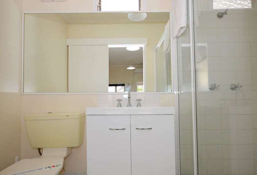 标准间, Ned Kelly's Motel