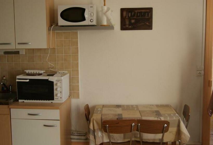 스탠다드 스튜디오, Residence Le Continental