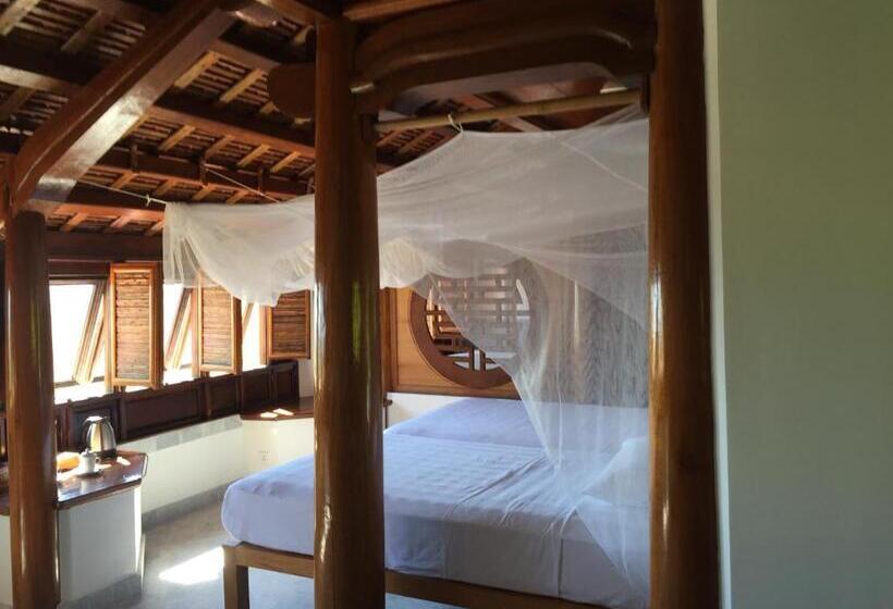 اتاق استاندارد با چشم‌انداز دریا, Villa Louise Hue Beach Boutique