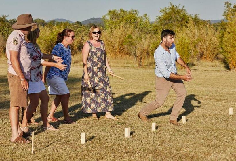 בקתת חדר, Ridgemill Estate