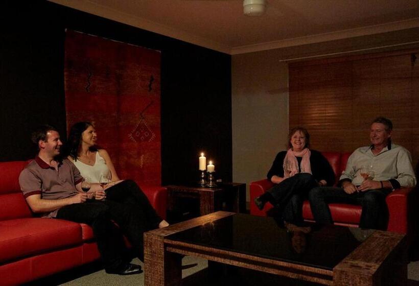 침실 3개 아파트, Ridgemill Estate