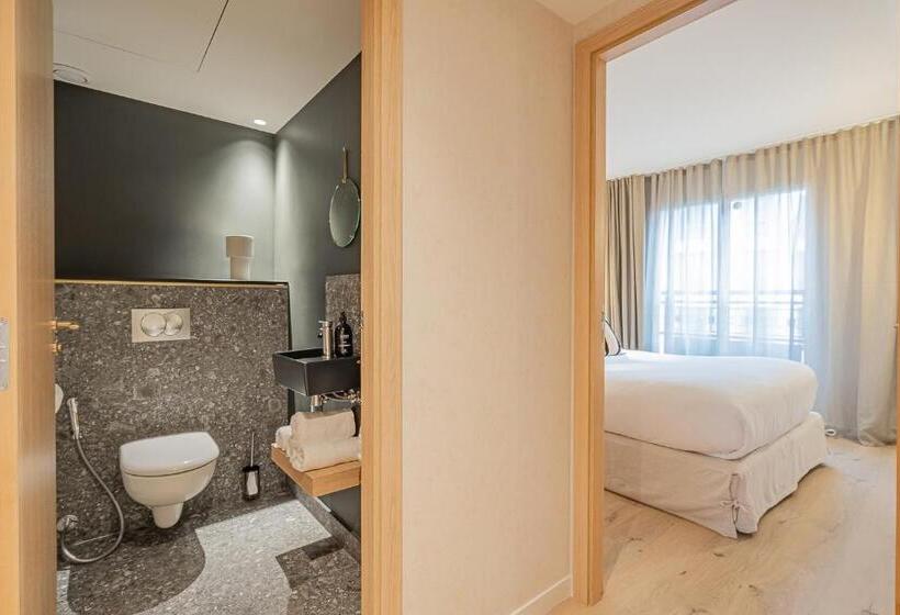 2 Bedroom Premium Apartment, Yuna Porte Maillot   Apart