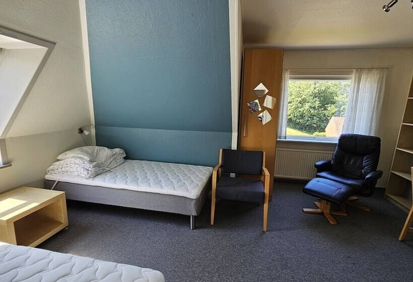 חדר סטנדרט יחיד, Gudum Park