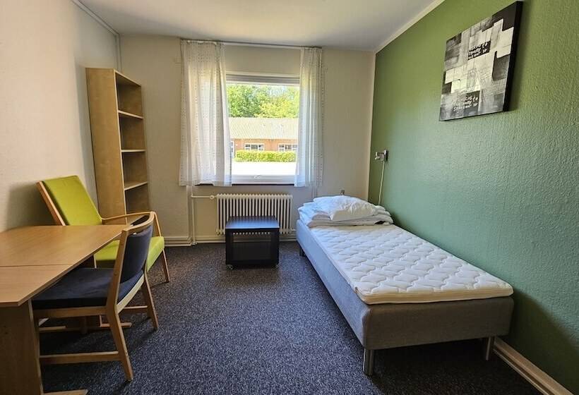 חדר סטנדרט יחיד, Gudum Park