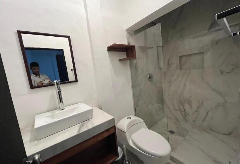 Standard Studio Kingsize Bett, Balam Playa   15Th. Ave