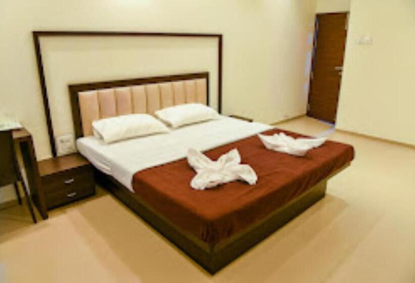 Номер Deluxe, Malvan S Aishwarya