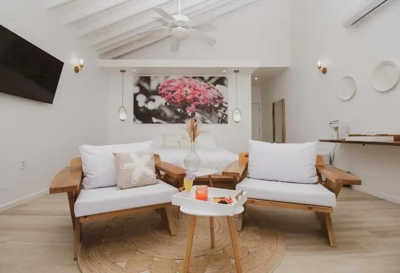 سوییت سوپریور با چشمانداز دریا, Luna Beach Luxury Boutique Beach Front Resort