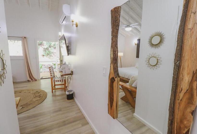 سوییت سوپریور, Luna Beach Luxury Boutique Beach Front Resort