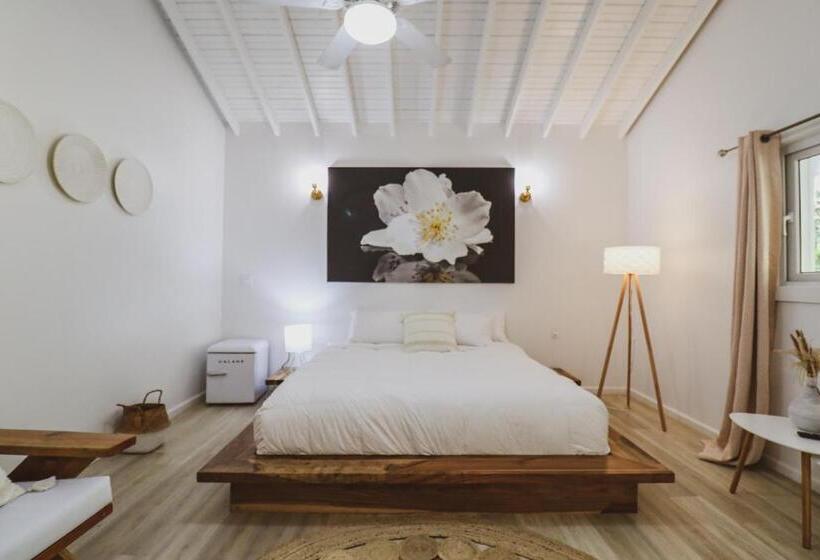 سوییت سوپریور, Luna Beach Luxury Boutique Beach Front Resort