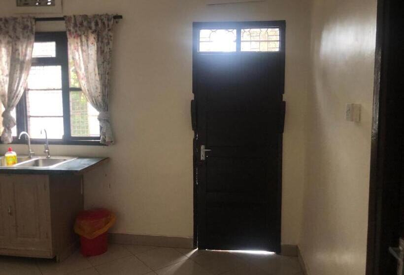 Economy Triple Room, Jacaranda Homestay