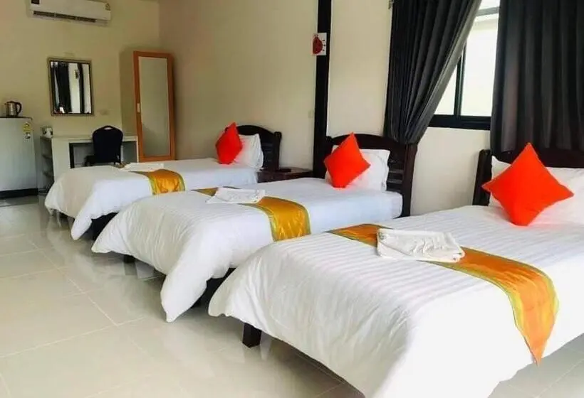 Deluxe Kolmen Hengen Huone, เพชรมณีกาญจน์ บีช รีสอร์ท