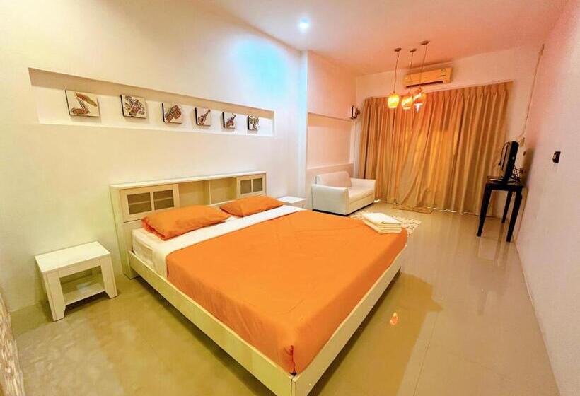 اتاق استاندارد با تخت بزرگ, บ้านพักสิริ มุกดาหาร