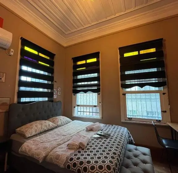اتاق لوکس با تخت بزرگ, Cinar Apart