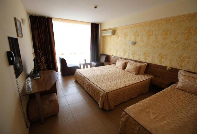 חדר סטנדרט עם מרפסת, семеен хотел идън