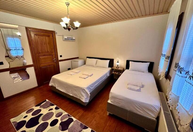 スタンダードトリプルルーム, Melkan Otel Guest House