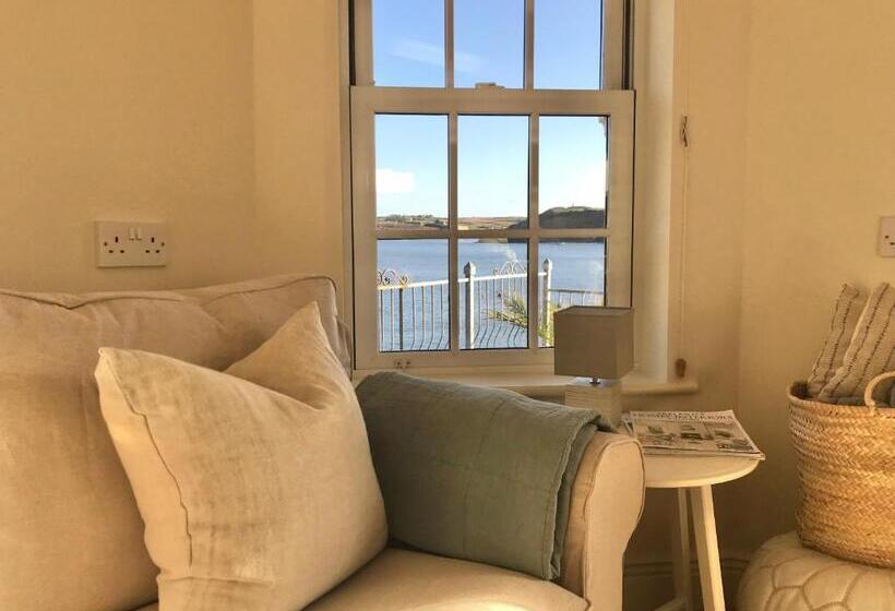 חדר סטנדרט עם מיטת קינג, Waterfront Chic Studio