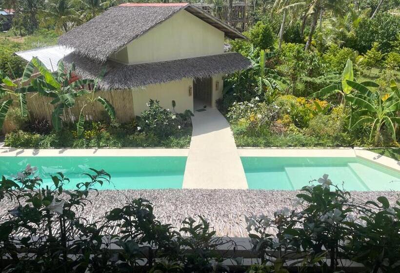 سوییت با چشمانداز استخر, Schönhouse Villa Siargao