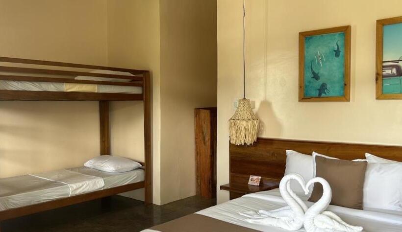 اتاق خانوادگی با چشمانداز دریا, Yapak Beach Villas