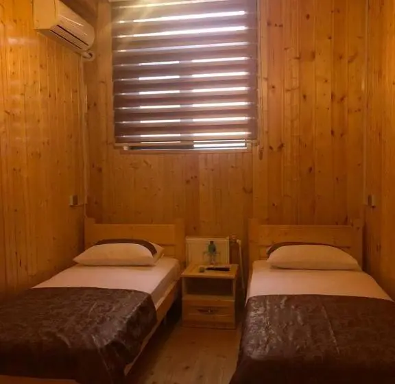 اتاق استاندارد, Wood Motel