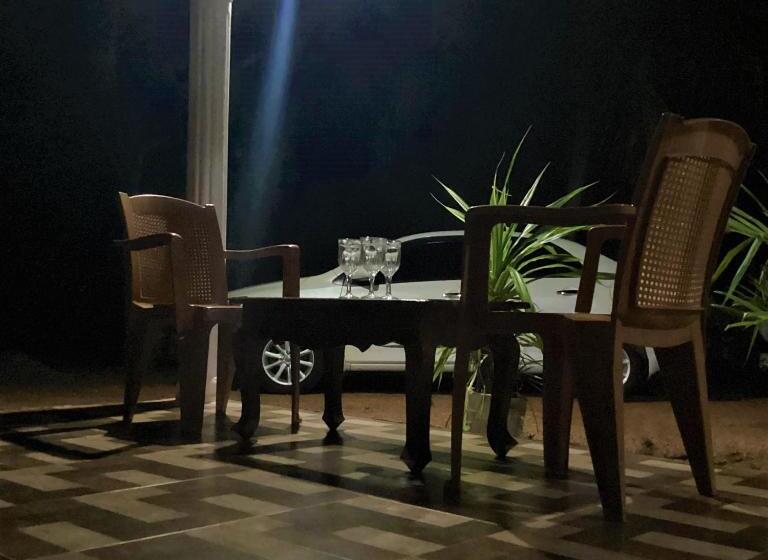 חדר אקונומי, Grand Refuge Holiday Rooms