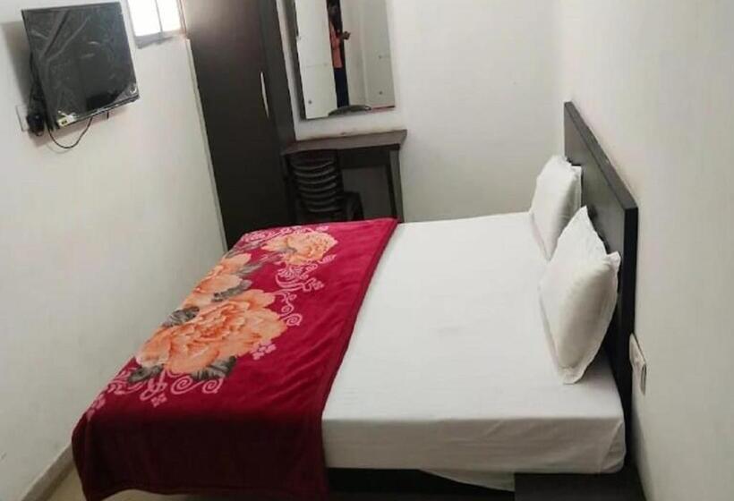 デラックスルーム, S G International Danapur