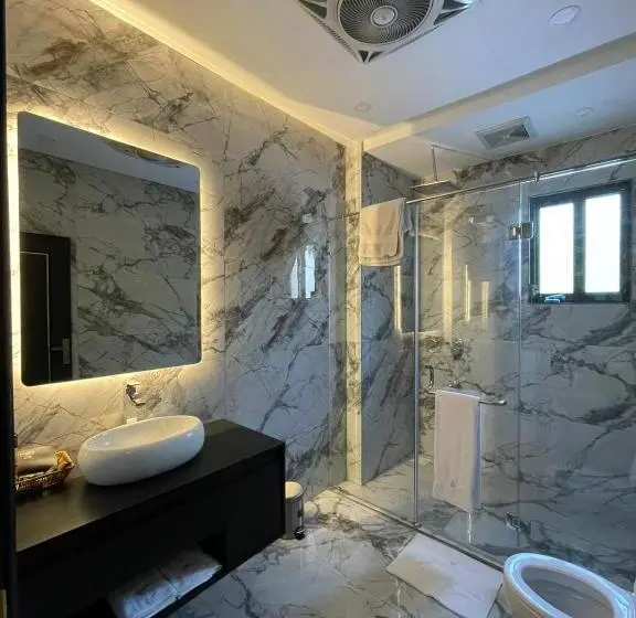 استودیوی سوپریور, Villa Vista